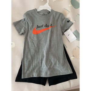 New Nike Boys' Graphic Print Cotton T-Shirt Size 5